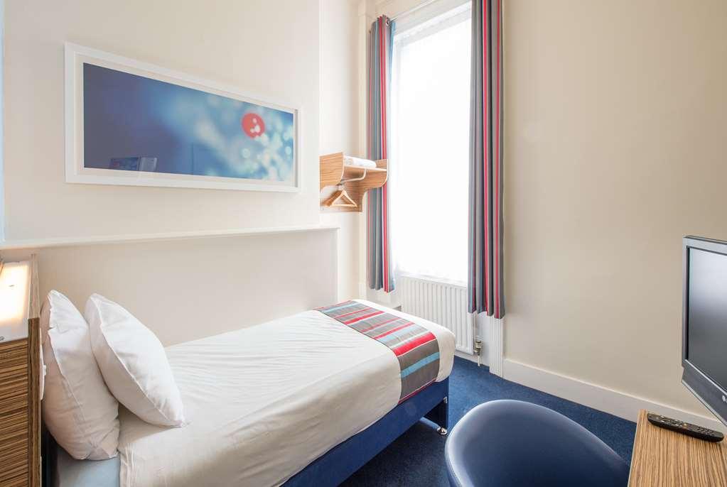 Travelodge Redhill Redhill  Pokoj fotografie